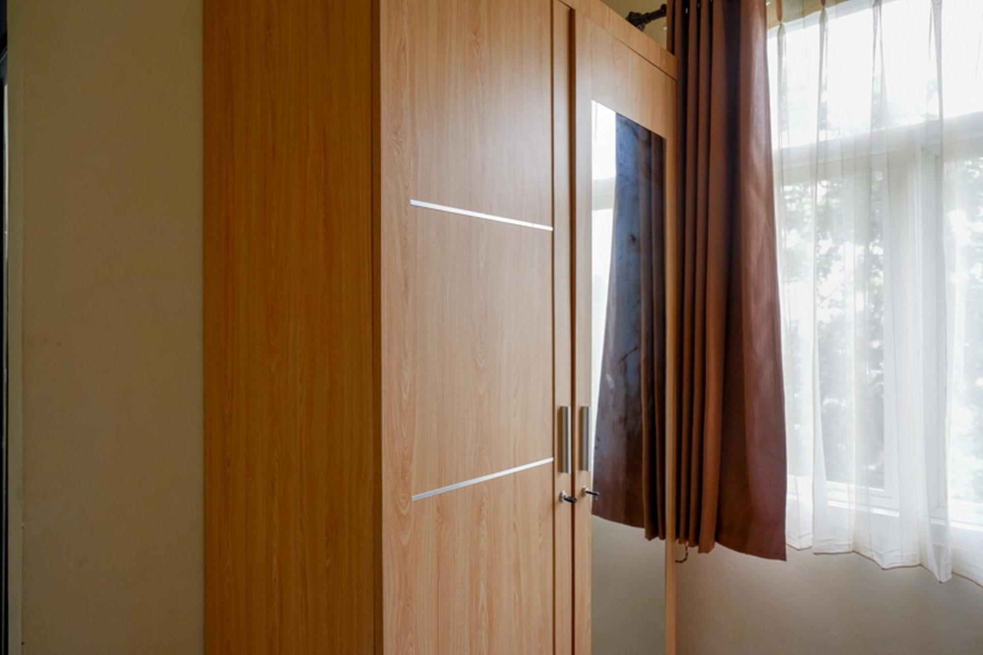 Reddoorz Syariah Near Purwosari Train Station Hotel Surakarta  Exterior photo