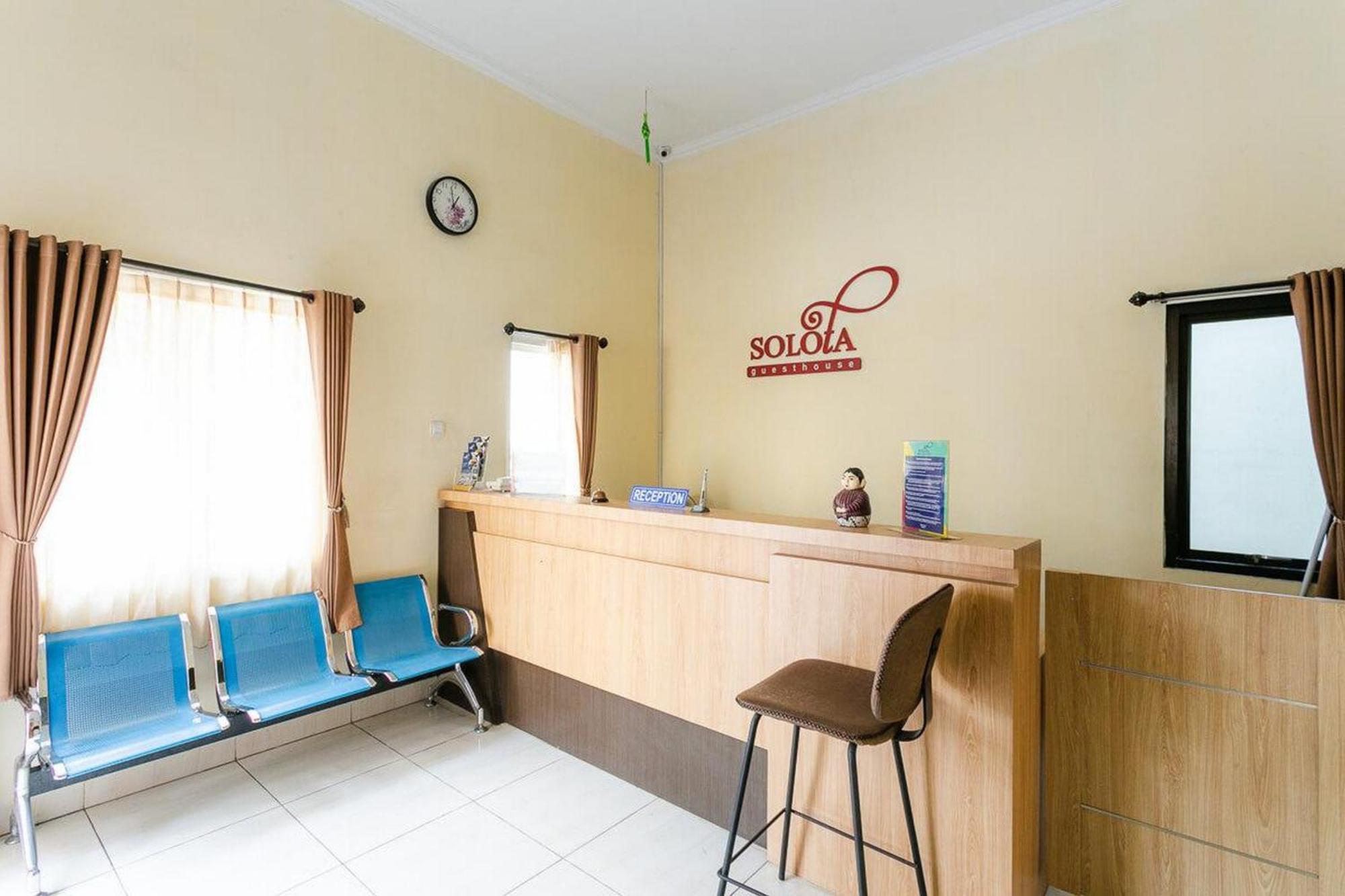 Reddoorz Syariah Near Purwosari Train Station Hotel Surakarta  Exterior photo